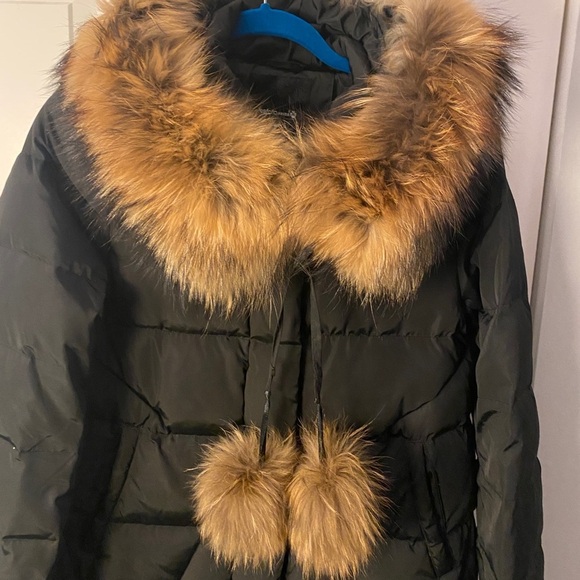 ❄️⛄️ Very Warm European Brand Down Coat with real fox fur - Picture 2 of 10